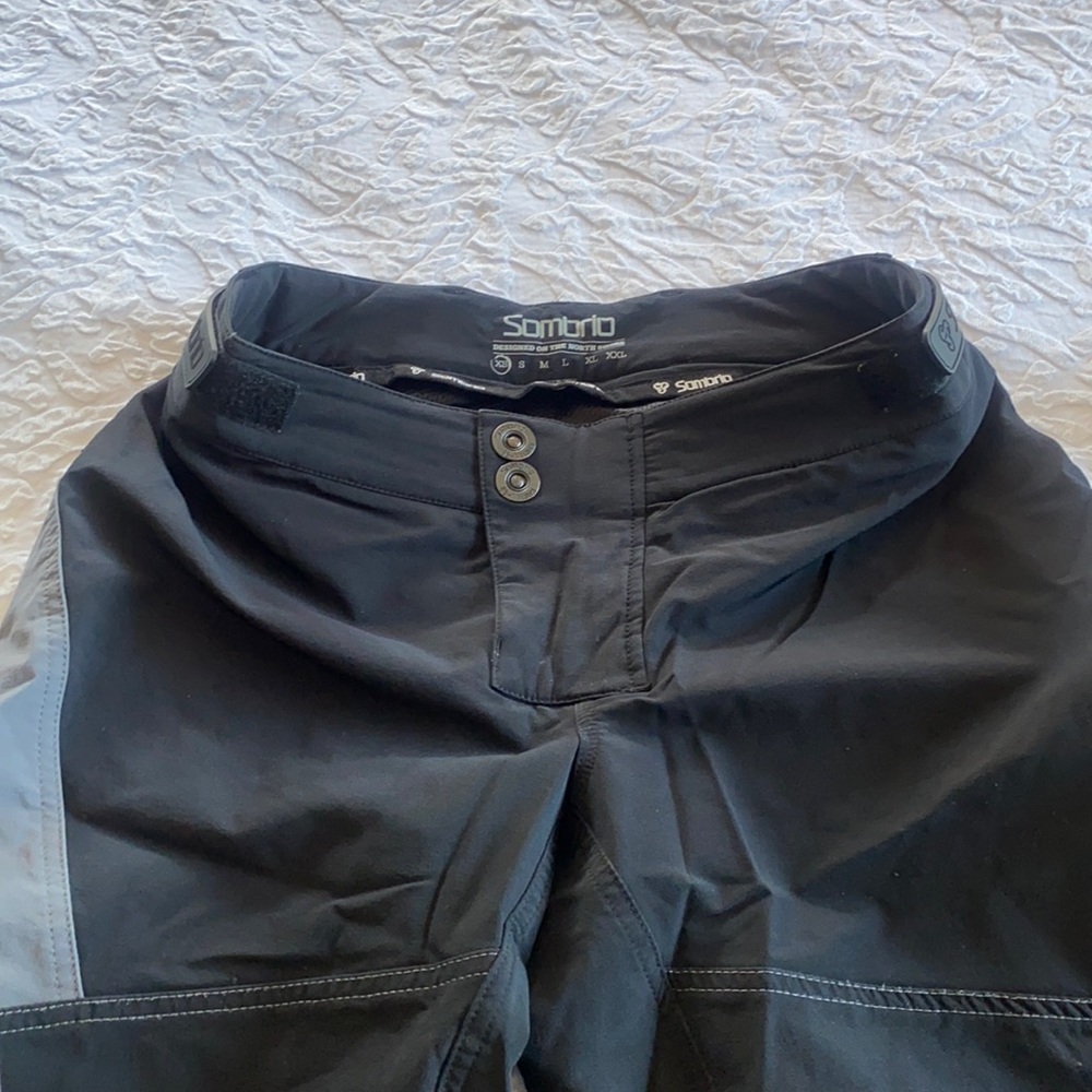 Women’s mountain bike shorts